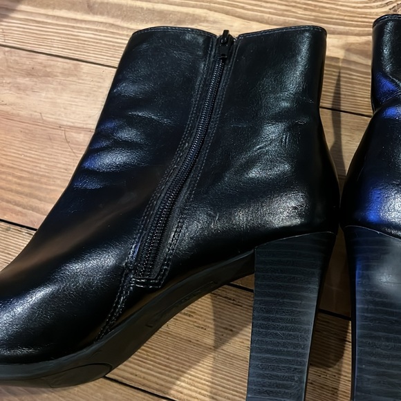 Women’s black leather 3 inch heal boots size 10 - Picture 4 of 7